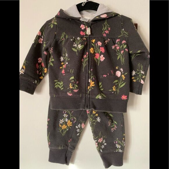 Carter’s dark grey floral pattern 2-pc distressed set:cuffed pants-hoodie, 9 mon - Picture 1 of 10